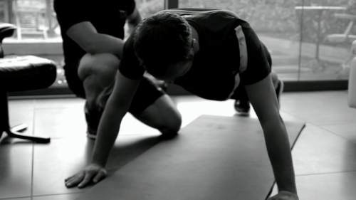 Fitness: Push-Ups of Pompen, een klassieker om de spieren van Armen, schouders en borst te trainen!