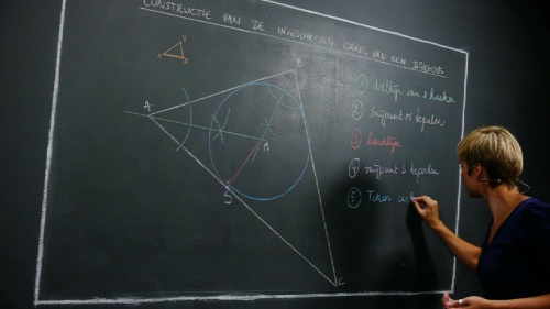 Video Constructie van de ingeschreven cirkel van een driehoek - Wiskunde 2de graad